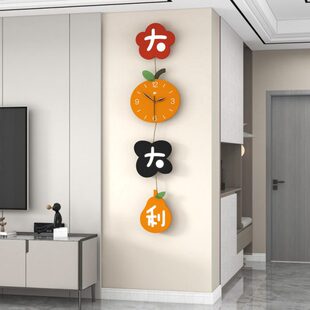 挂墙2024餐厅网红轻奢创意挂钟新款时钟装饰钟表客厅简约大气现代