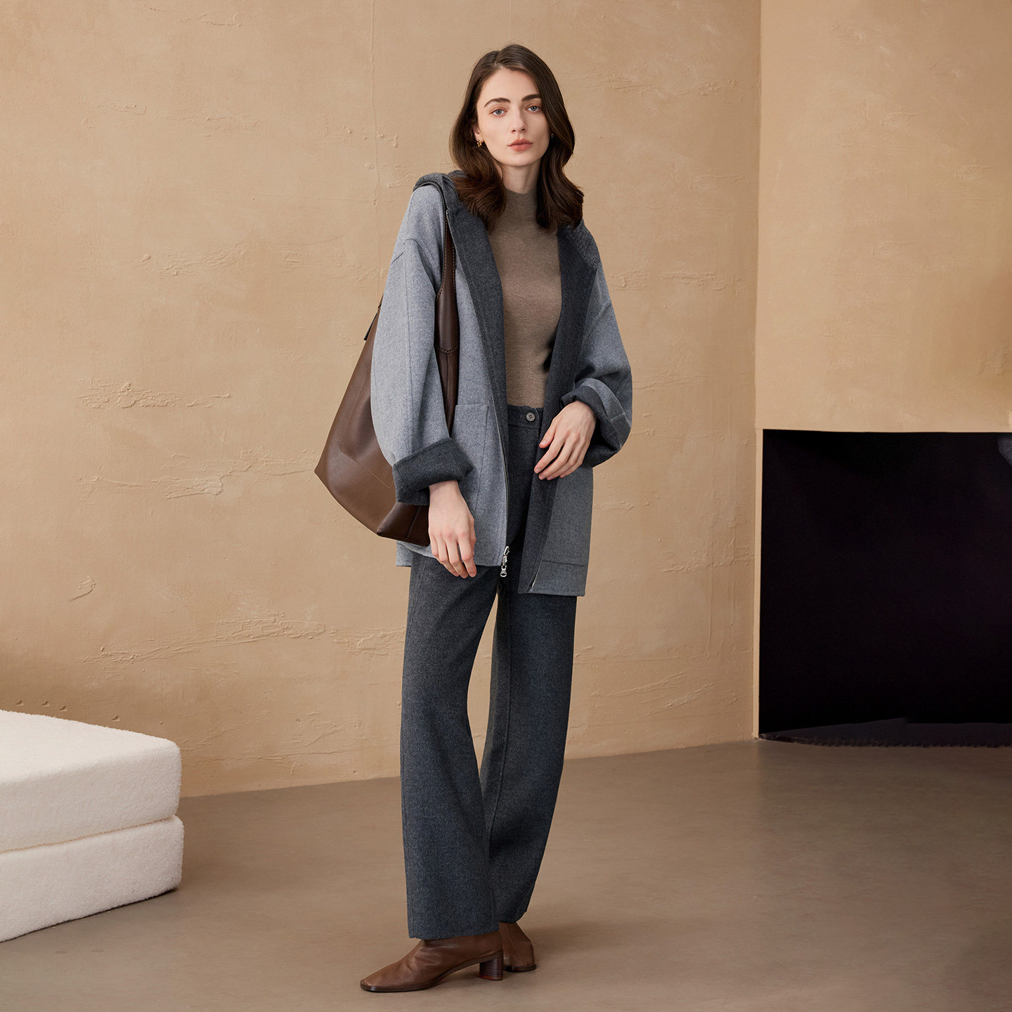 桐乡合盈 呢喃2025秋冬季新款呢大衣双面穿桑蚕丝羊毛连帽外套,女装/女士精品,毛呢外套,淘宝优惠券,粉丝福利购,淘宝优惠卷