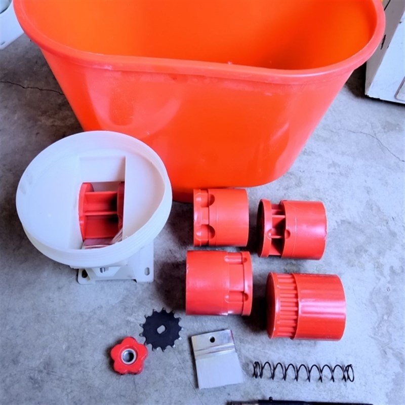 农用玉米花生播种机配件排种器化肥娄追肥娄底仓总成手动