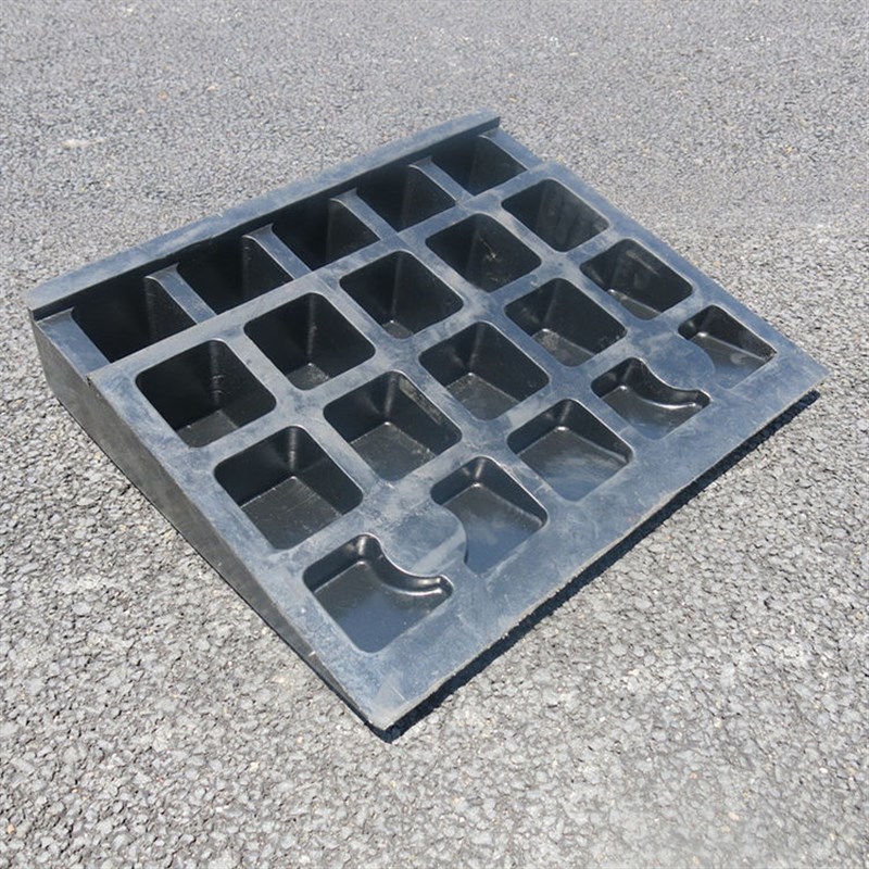 路牙石斜a坡垫橡胶实心台阶爬坡C垫台阶垫上坡垫门口斜坡板减速带