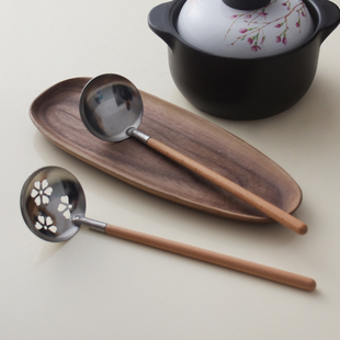 304不锈钢厨房家n用火锅汤勺盛汤盛粥花型镂空漏勺加长木质手柄勺