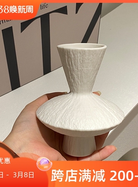 侘寂风迷b你花器白色石纹陶瓷插花瓶小号家居民宿软装艺术书房摆