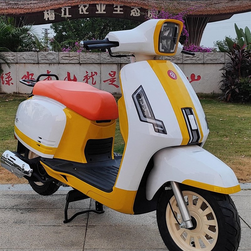 破界小卡拉125复古小可爱踏板摩托车可上牌燃油摩托车代步省油