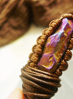 福百瑞珠宝【极光】天然电镀五彩水晶骨干异域风手编网兜包边蜡绳