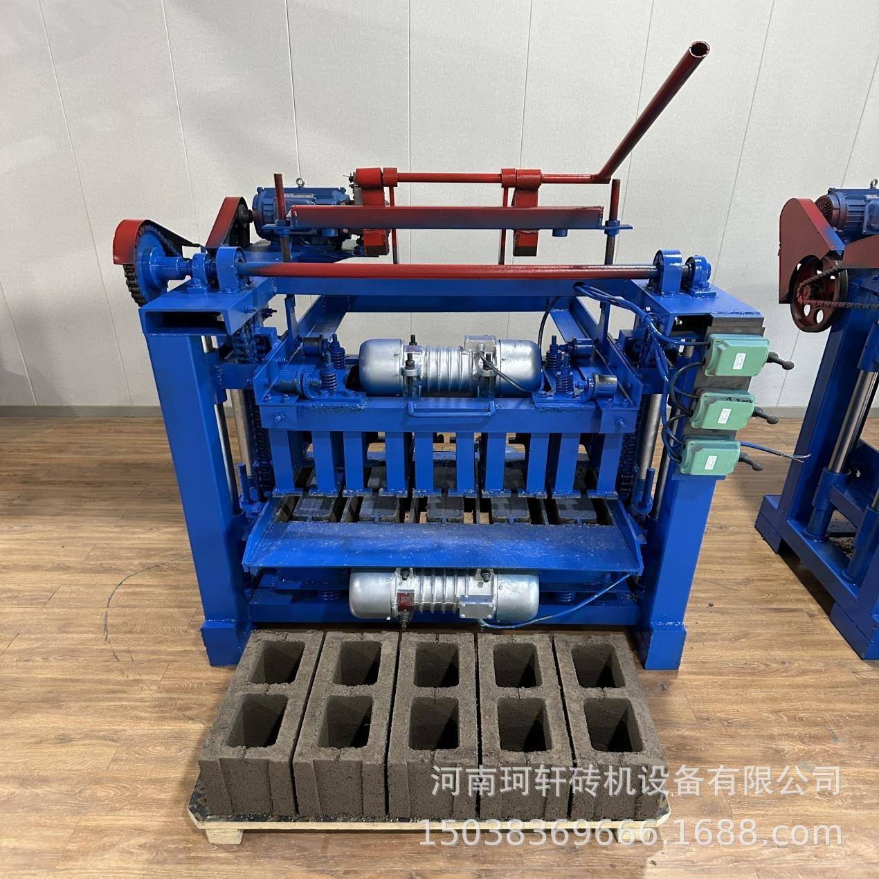 热销款混凝土空心砖机水泥砖机可换模具免烧砖机砖型多样