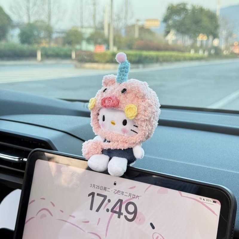 马路女鲨手ckitty车载摆件2025新款汽车中控台车内装饰品毛绒玩偶