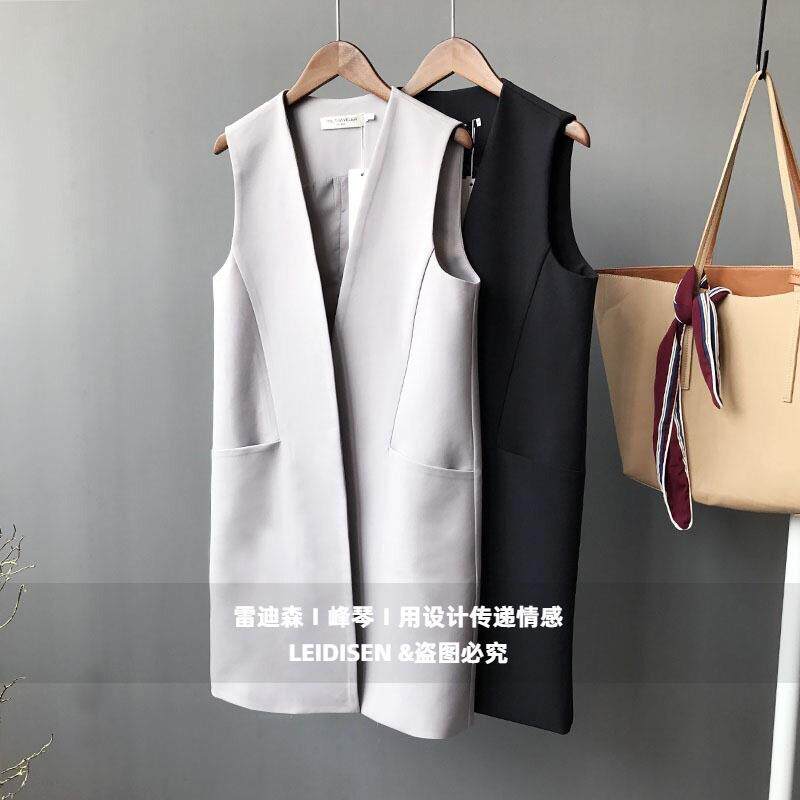 全屋轻奢样板房衣帽间中长款女马甲衣服挂件衣柜饰品软装设计摆件