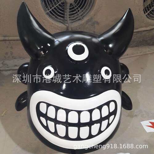 IP形象卡通牛魔王公仔玻璃钢雕塑商业橱窗黑白人偶装饰模型大摆件