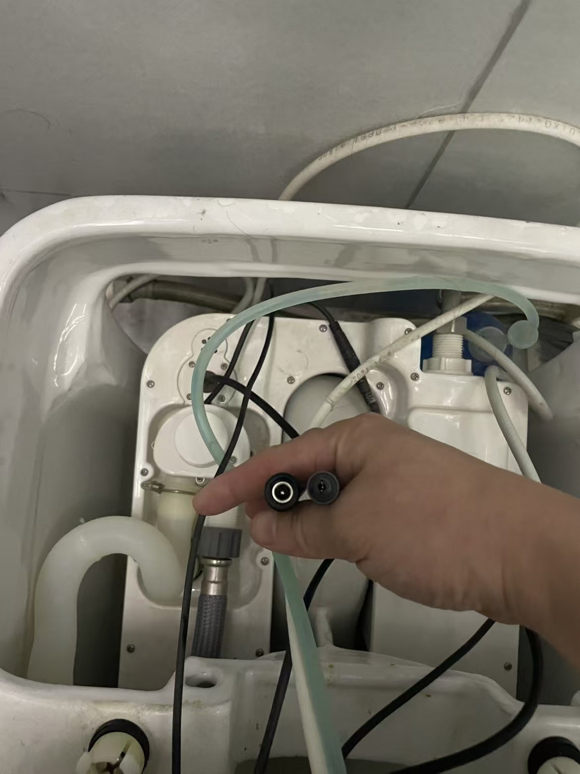 智能马桶u型水箱,半边水箱侧边水箱专用水泵。单针dc插头12V50W