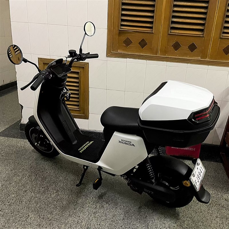 适用新大洲本田DIOU+摩托车尾箱后备箱男装弯梁车改装工具箱加厚