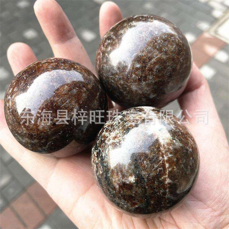 天然巴西石榴石球原矿原石打磨能量矿石打磨办公家居水晶摆件饰品