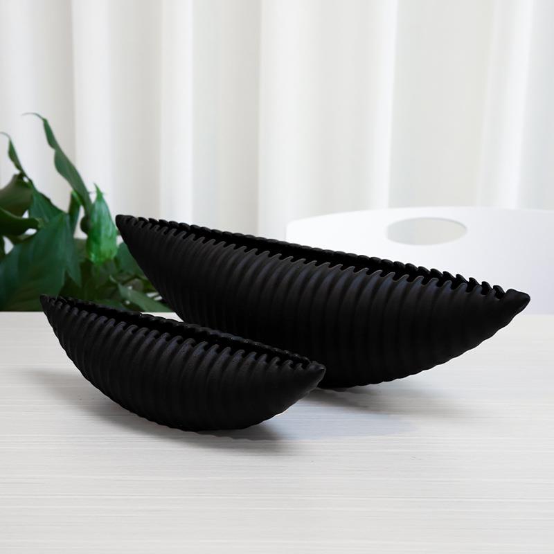 北欧现代极简个性异形创意贝壳花瓶客厅桌面树脂摆件轻奢软装饰品