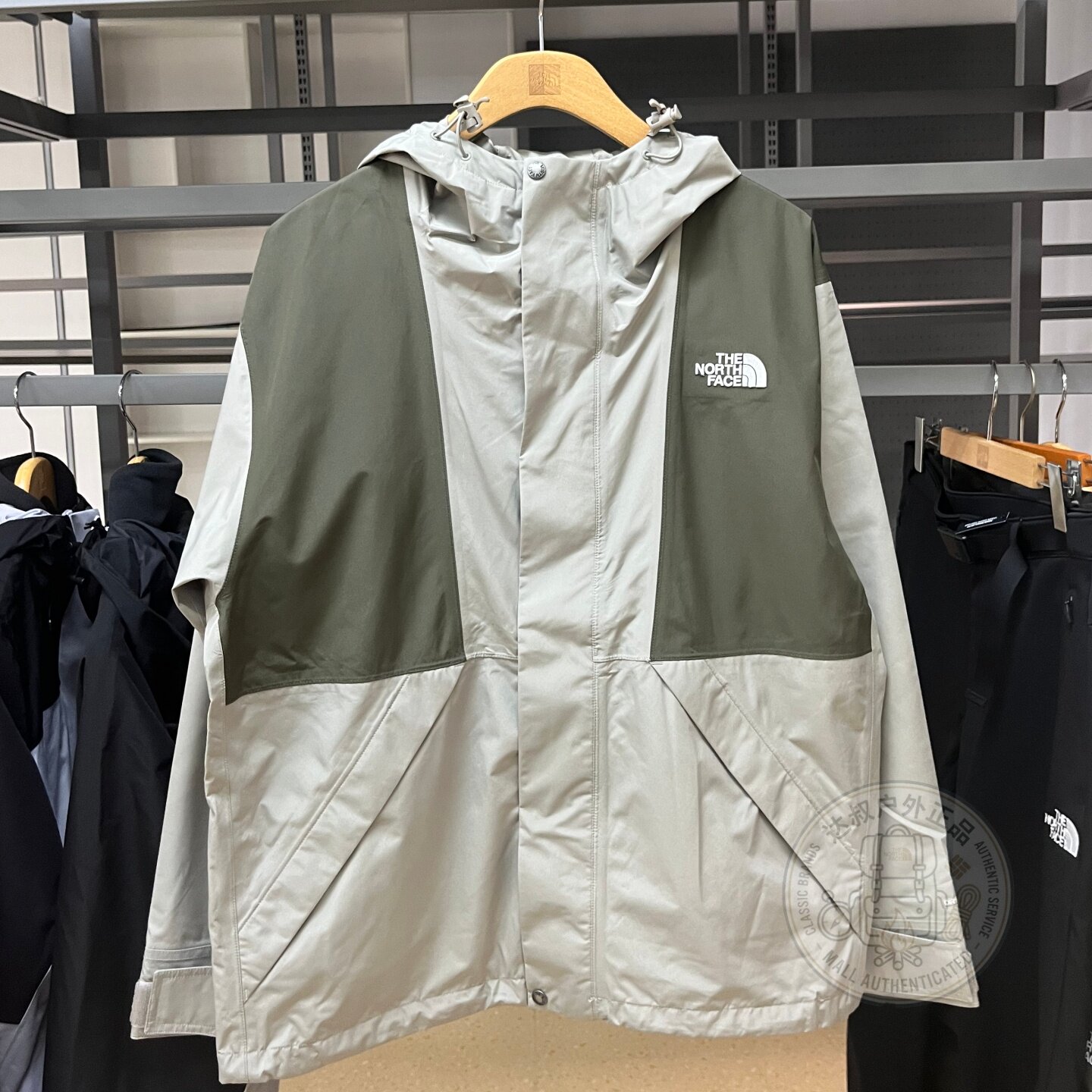 北面男防水硬壳连帽冲锋衣外套