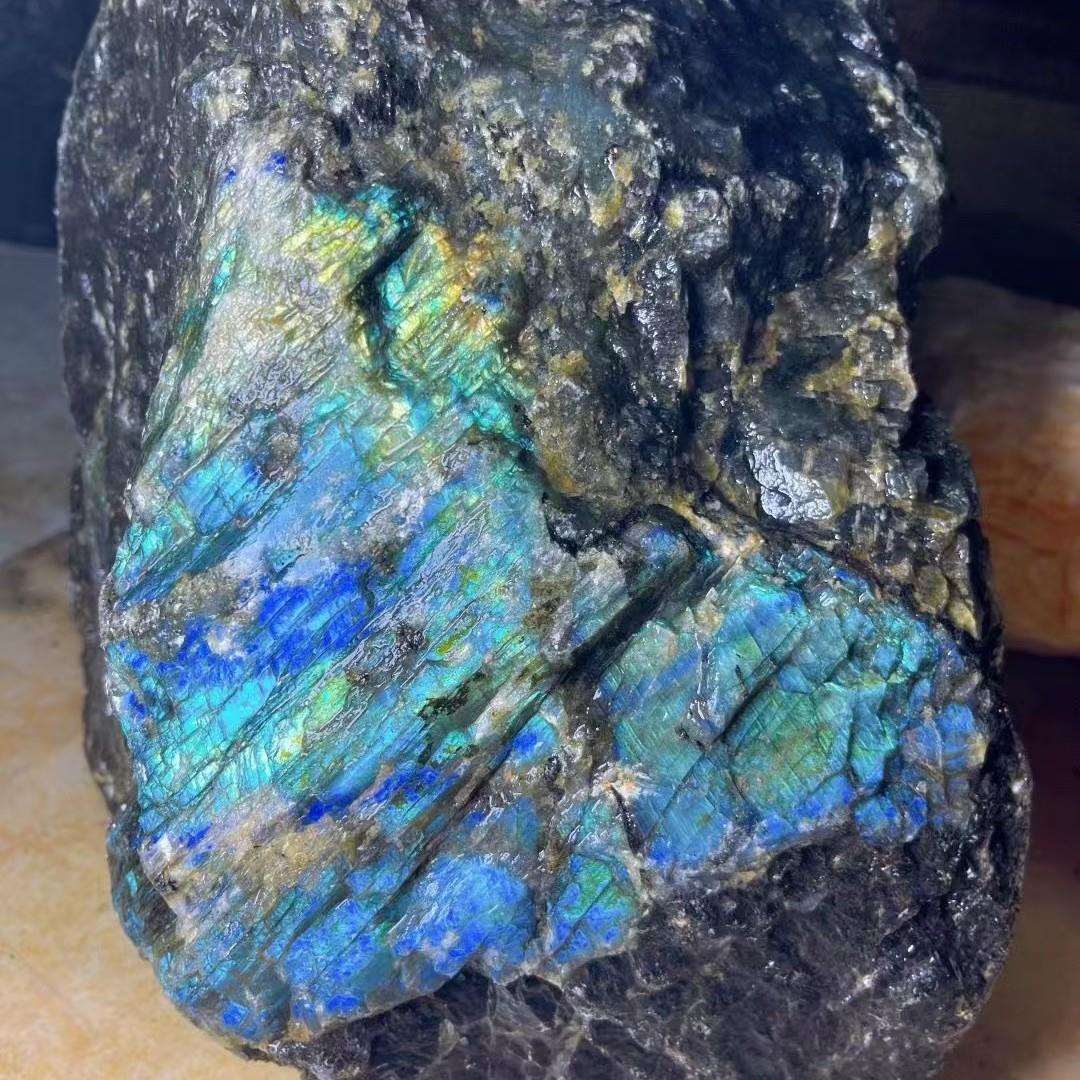 天然彩色拉长石闪光石原石蓝月光白水晶毛料高品质星空异彩光谱石