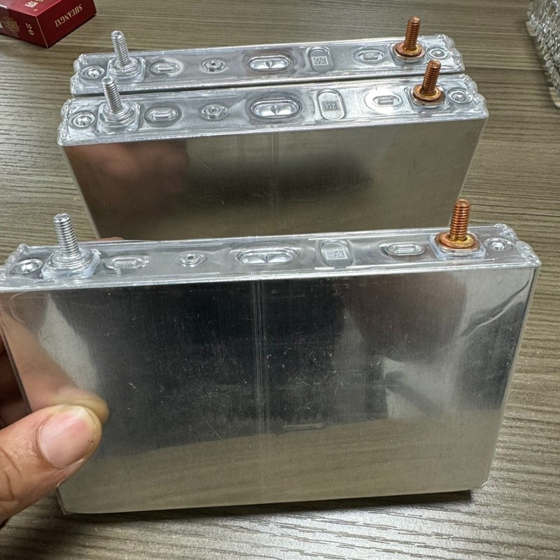 松下27A高倍率70C大容量三元锂12V24V电池组汽车货车应急启动电源