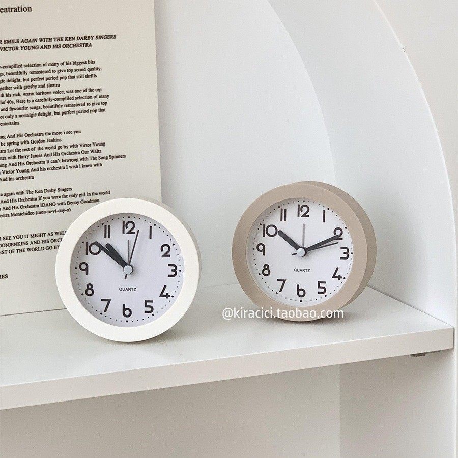 简约高颜值台式静音迷你小闹钟学生卧室桌面床头夜光电子时钟摆件