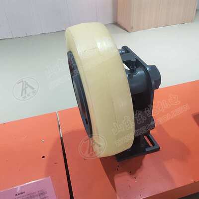 矿用L31KA滚轮罐耳可靠稳定罐笼装置导向配件缓冲式滚轮罐耳