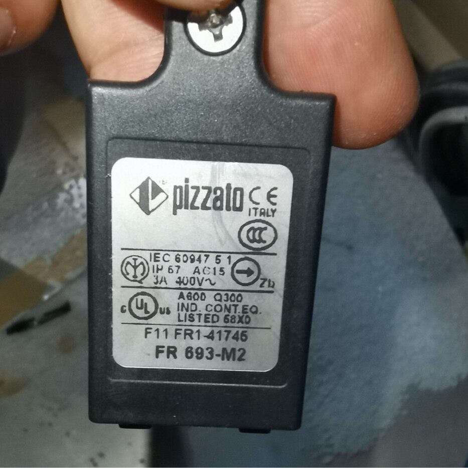 意大利pizzato皮扎托限位开关型号:NG2D7D411A-F31价格需核实