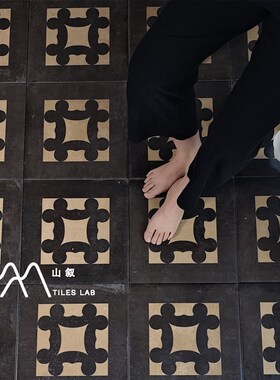 中古风哑光黑色花砖300饭厅民宿酒店阳台地砖厨U房化妆室防滑瓷砖