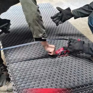 现货304不锈钢钢板网菱形拉伸加厚脚踏重型冲压机械护罩装饰屏风