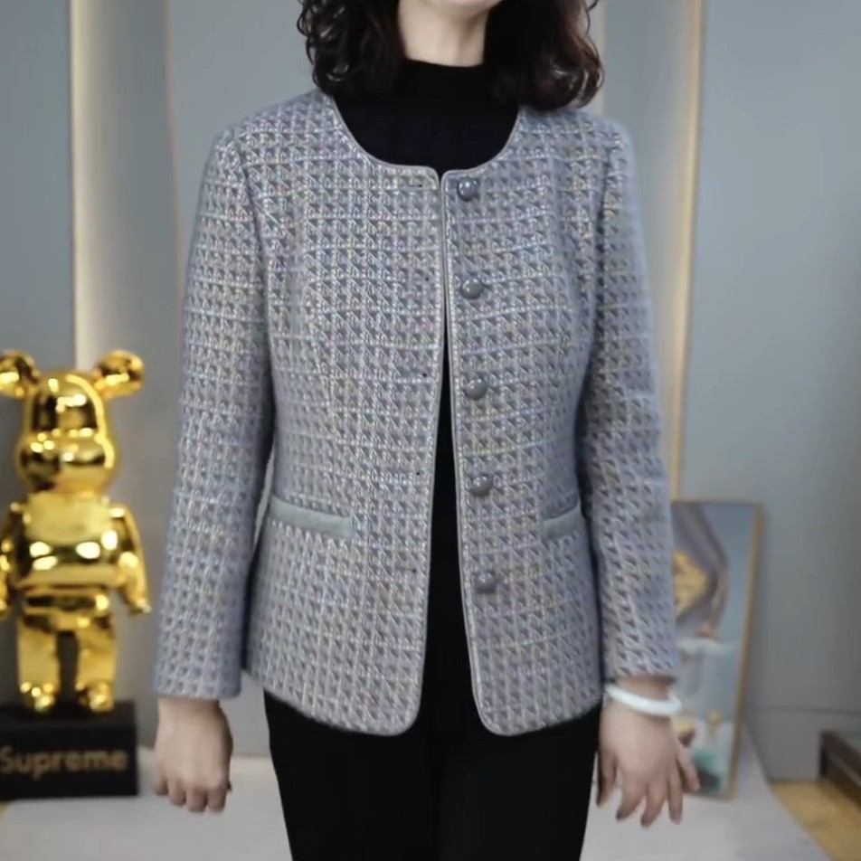 高档洋气贵妃绒小香风短款外套2026秋季新款修身显瘦百搭大码上衣