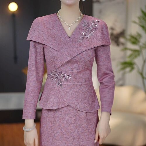 2026风新款两件套时尚中式刺绣秋季显瘦半身裙修身套装女显白高端