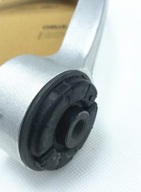 老款凌志LS430上摆臂衬套UCF30上悬挂上三角臂上支臂胶套球头总成