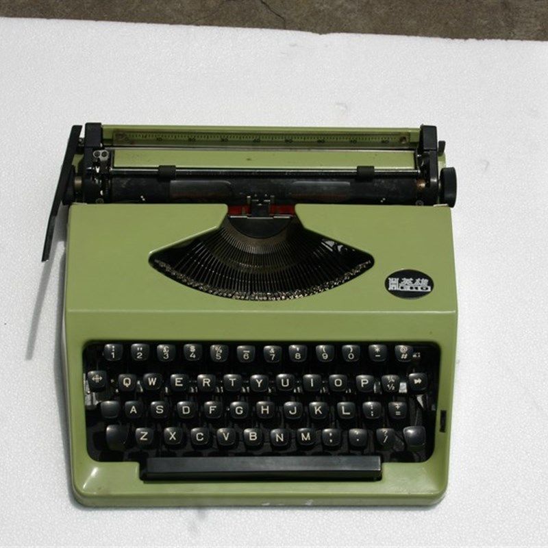 英雄/HERO110机械x型英文复古打字机收藏摆设能打字