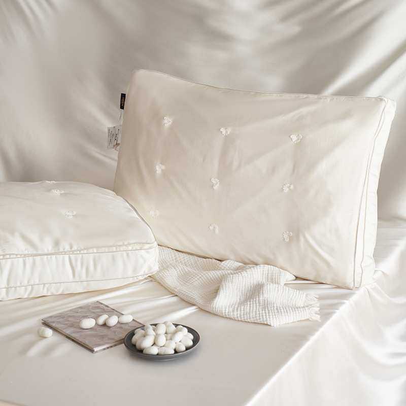 手工桑蚕丝超柔枕芯丨上层蚕丝下层羽丝棉枕头舒适亲肤透气枕女士