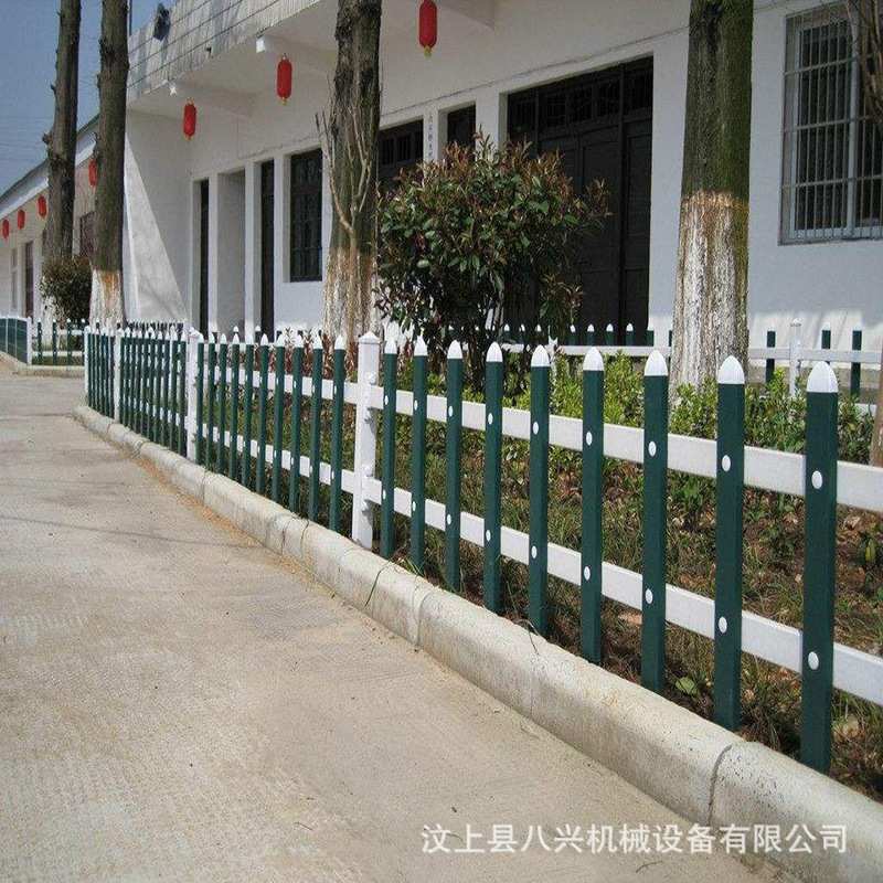 绿化带PVC草坪护栏社区围栏园林防护围栏花池草坪栅栏草坪护栏