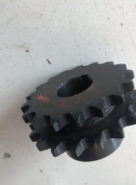 潍柴雷沃RG70收割机配件割台后传动轴双排链轮18-17 10a双排链