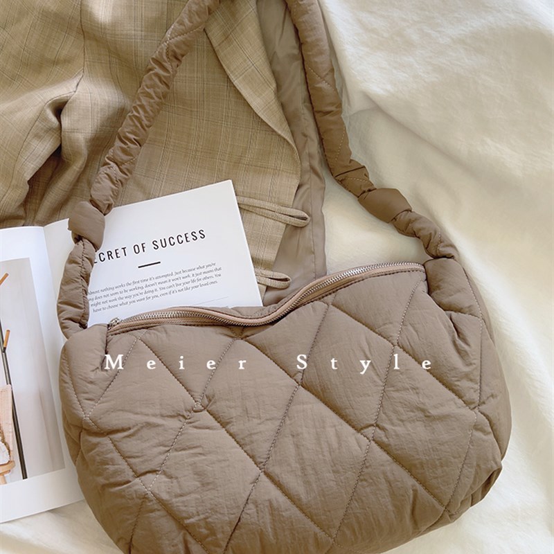 港风insc简约菱格棉服包尼龙布单肩斜挎包慵懒风托特包月亮水饺包