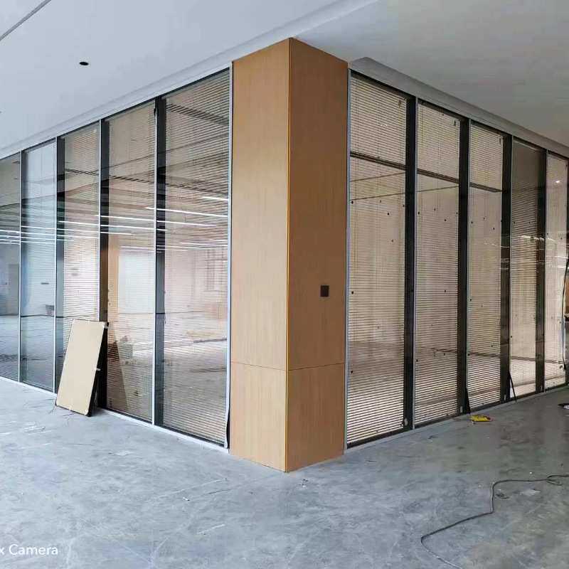 广东办公室玻璃隔断 玻璃屏风隔音 双层百叶隔断墙铝合金型材