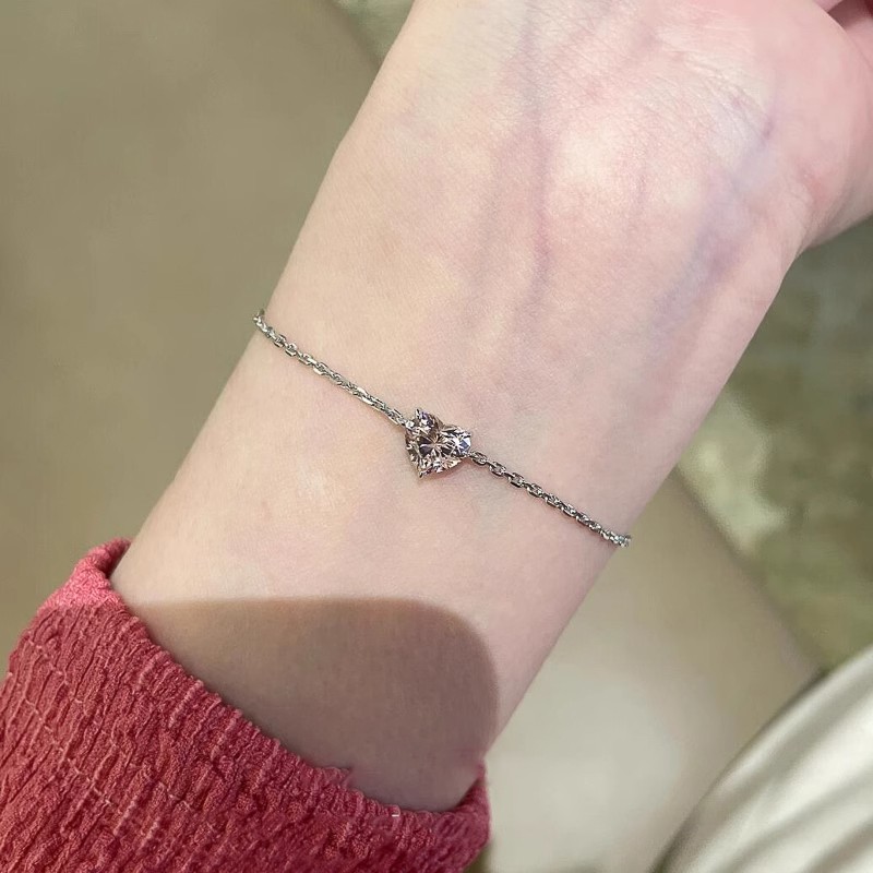 莫桑爱心闪钻细款手链女新款千金感轻奢高级感小众设计精致手饰