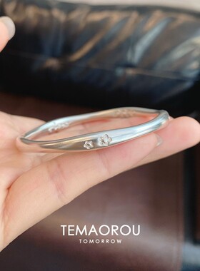 S925纯银不规则磨砂小桃花手镯女