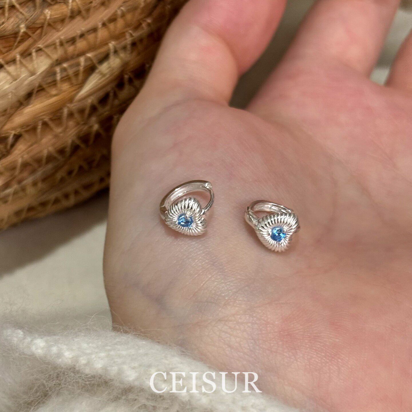 S925纯银拉丝银心蓝宝耳环女2026新款爆款耳钉轻奢高级感小众耳饰