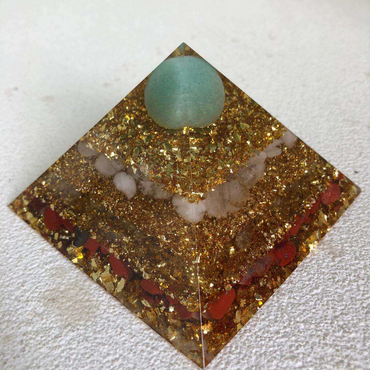 天然水晶碎石人工制作能量塔冥想金字塔办公室摆件装饰跨境热销中