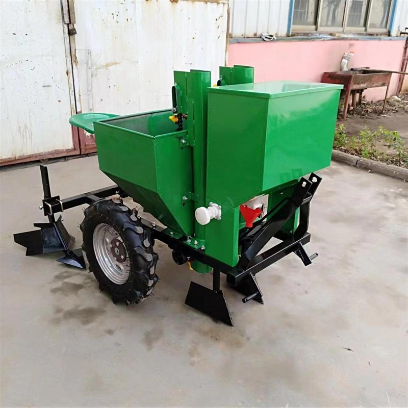 土豆播种机覆膜滴管一体机马铃薯芋F头薯类播种施肥起垄覆膜种植