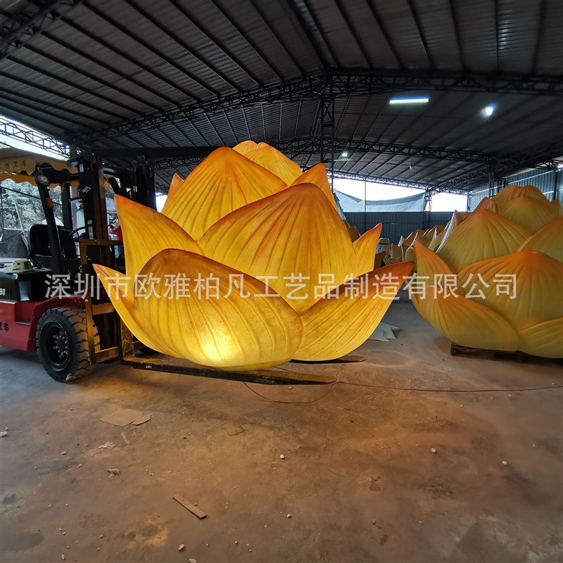 大型雕塑玻璃钢 几何圣诞树荷花发光玻璃钢 莲花景观W造型户外美