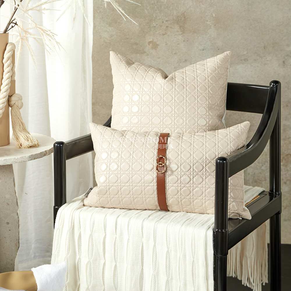 现代轻奢米色系客厅沙发抱枕软装样板间酒店皮靠枕长腰枕手工靠垫