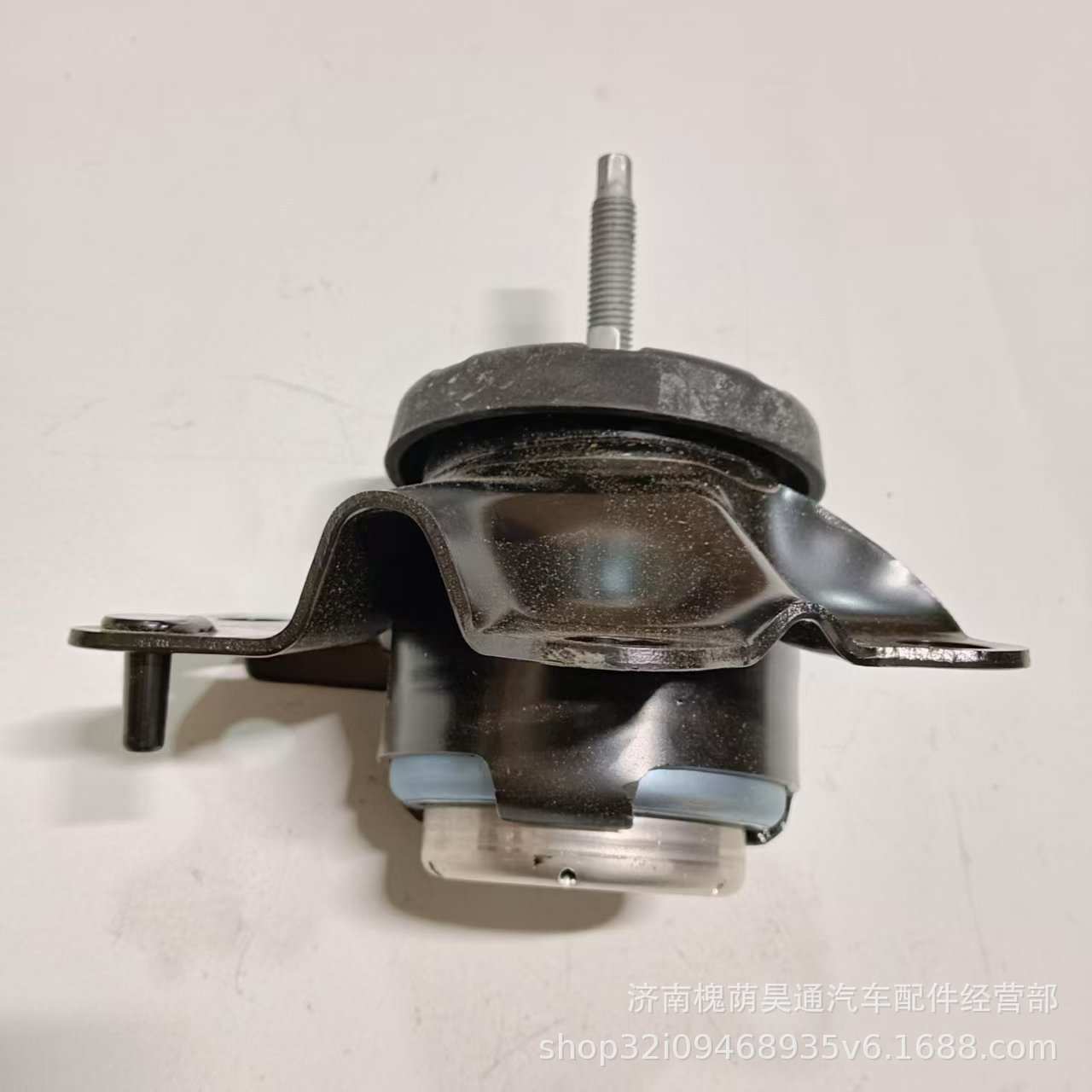 68622628AA 68622629AA 用于JL2.0T牧马人发动机机胶垫发动机支架