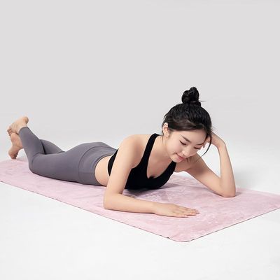瑜伽铺巾运动防滑可折叠超薄专业毯吸汗健身旅行隔脏布可机洗