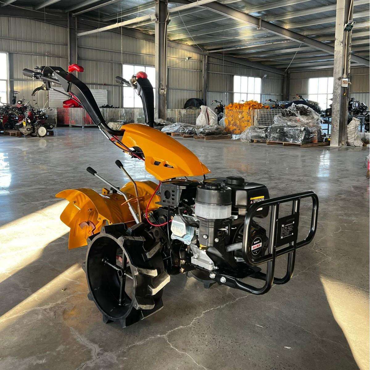 四驱微耕机犁地机旋耕机除草机新款小型家用履带可翻地松地开沟