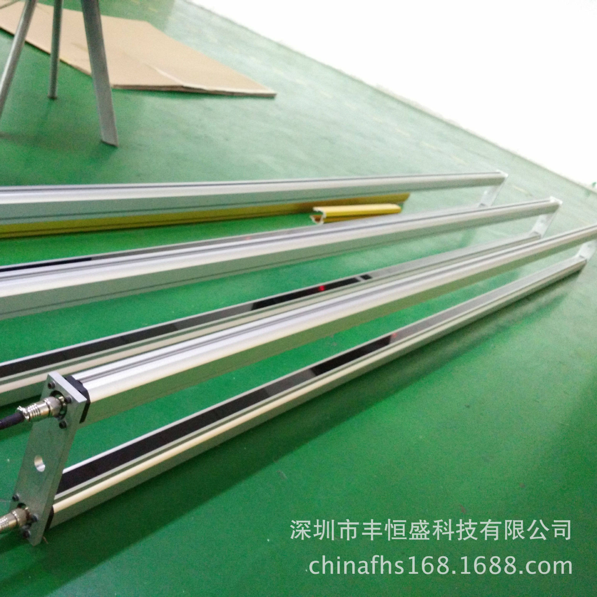 流水线上测量纸箱物体的体积测量光栅有什么办法