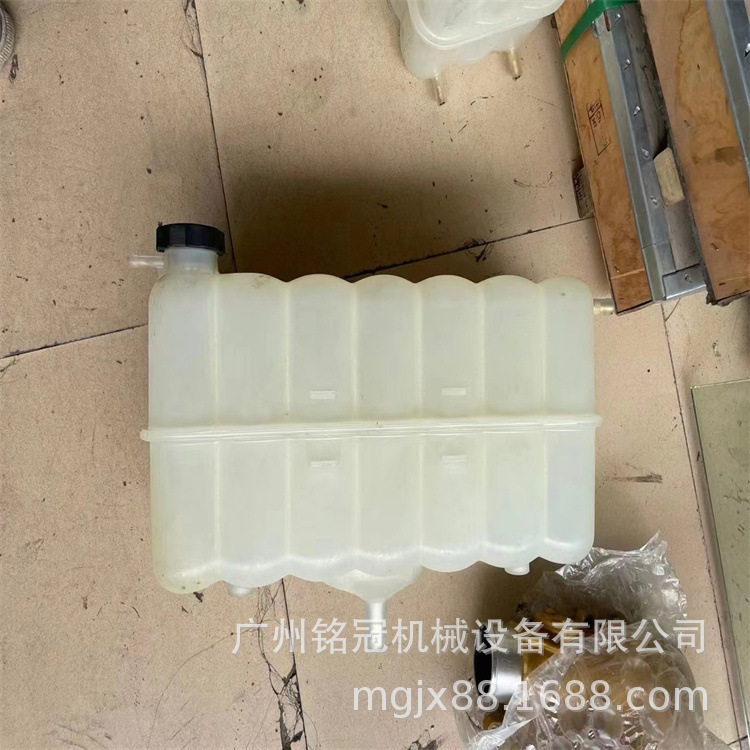CAT卡特挖机副水箱C18