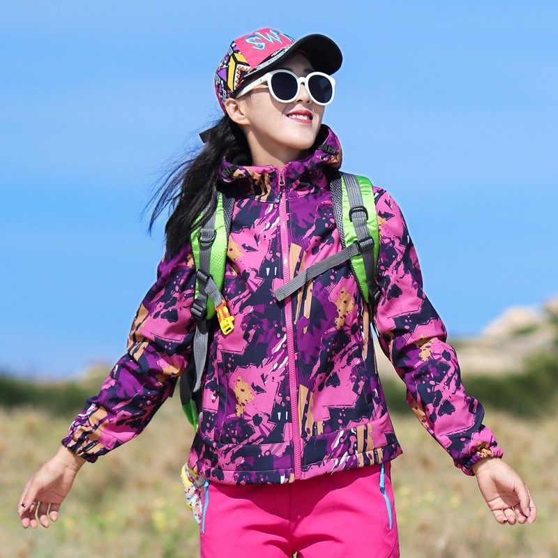户外时尚迷彩冲锋衣女运动抓绒衣透气花色软壳衣防寒保暖徒步登山