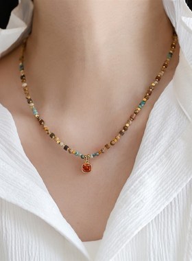 高品质~新款复古小众高级红色方糖吊坠气质天然石串珠项链锁骨链