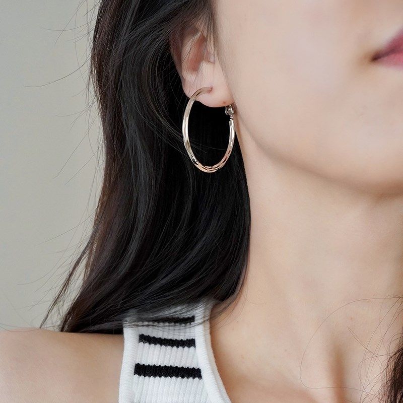 银色素圈大耳环小众设计感高级冷性风气质时尚夸张耳圈耳钉耳饰女,饰品/流行首饰/时尚饰品新,耳环,淘宝优惠券,粉丝福利购,淘宝优惠卷