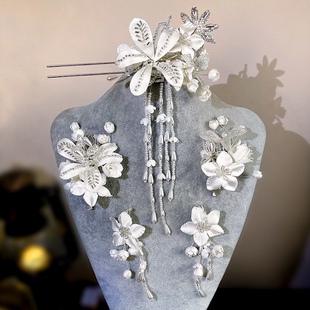 新款中式婚礼发簪套装手工布艺花瓣串珠长流苏头饰新娘造型发饰
