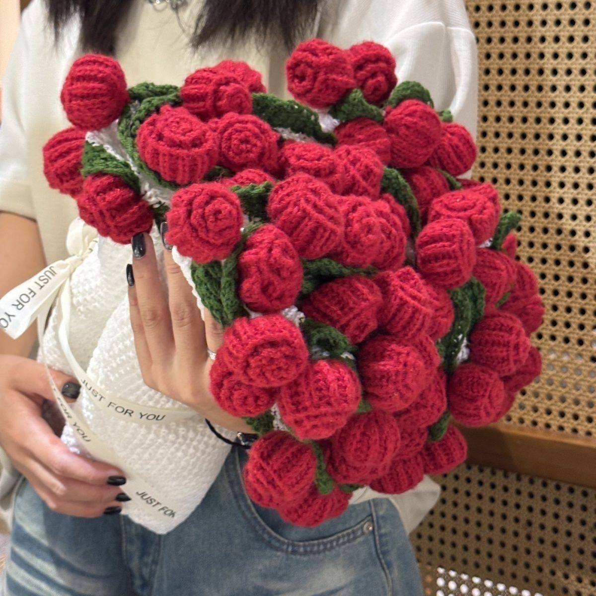 成品手工玫瑰花编织毯子礼物束毯多功能办公室午睡车载毛线厂,服饰配件/皮带/帽子/围巾,DIY编织材料包,淘宝优惠券,粉丝福利购,淘宝优惠卷